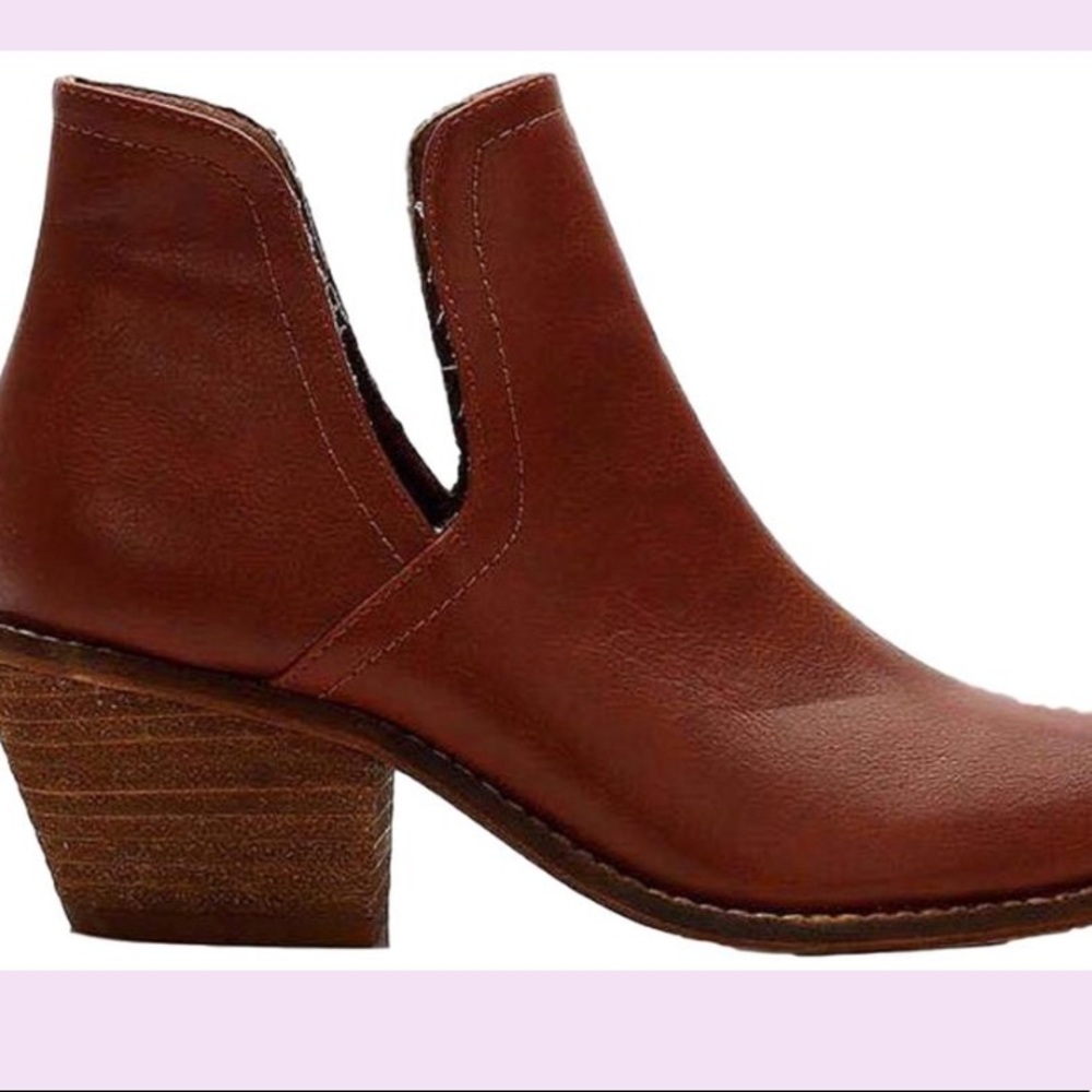 LAST 2️⃣ Vegan Leather Bootie with Block Heel - Picture 7 of 8